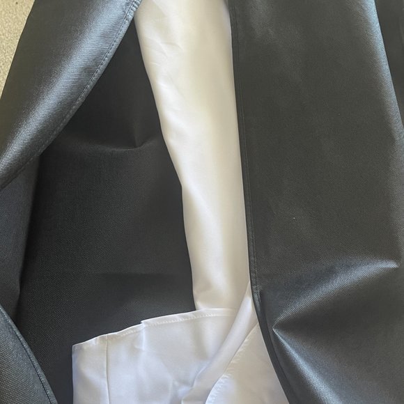 V Neck Mermaid Wedding Dress with Button back - Picture 15 of 16